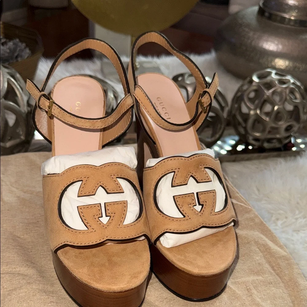 NEW Gucci Interlocking G Cut-Out Platform Sandals - Cuir Brown SIZE: EU39
(US 9) - Picture 14 of 14